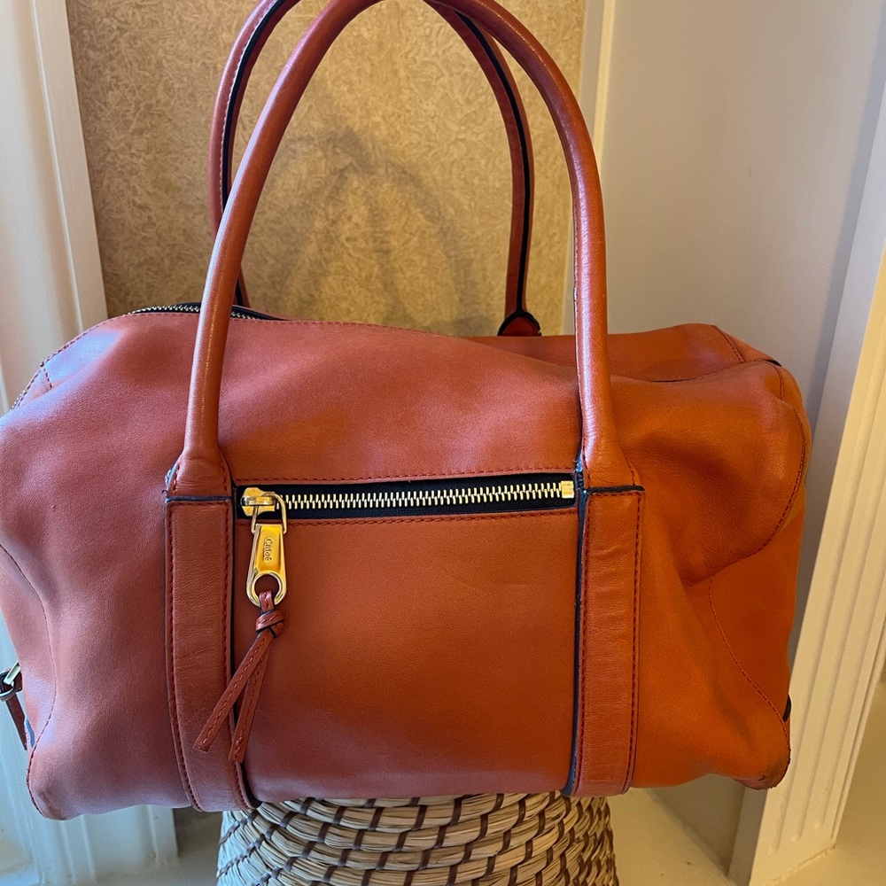 Chloe Leather Madeleine
😍Beautiful doesn't even begin to describe this bag😍 - Picture 6 of 10